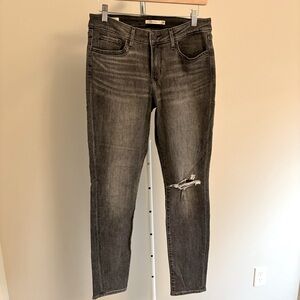 Brand New Levi’s Skinny Jeans - 28